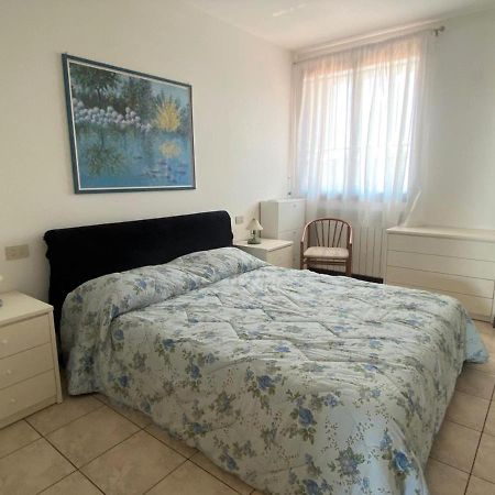 The Sunny Lake - Apartment With Pool Desenzano del Garda Eksteriør bilde