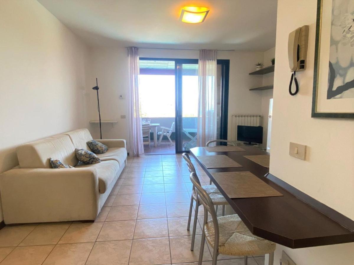 The Sunny Lake - Apartment With Pool Desenzano del Garda Eksteriør bilde